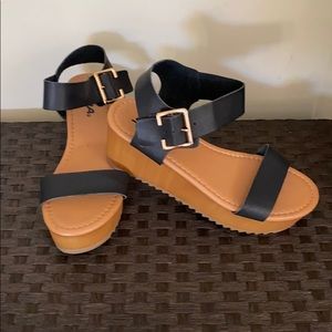 SODA sandals